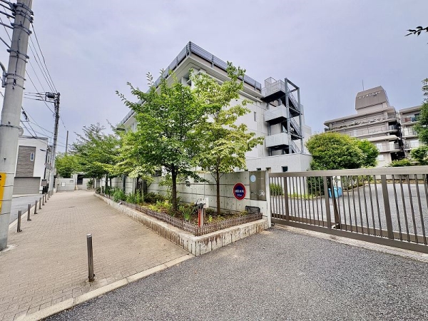 北区立名桜中学校まで徒歩10分