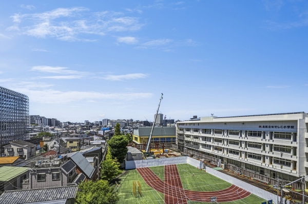 前面に大きな建物が無く、眺望・陽当たり良好