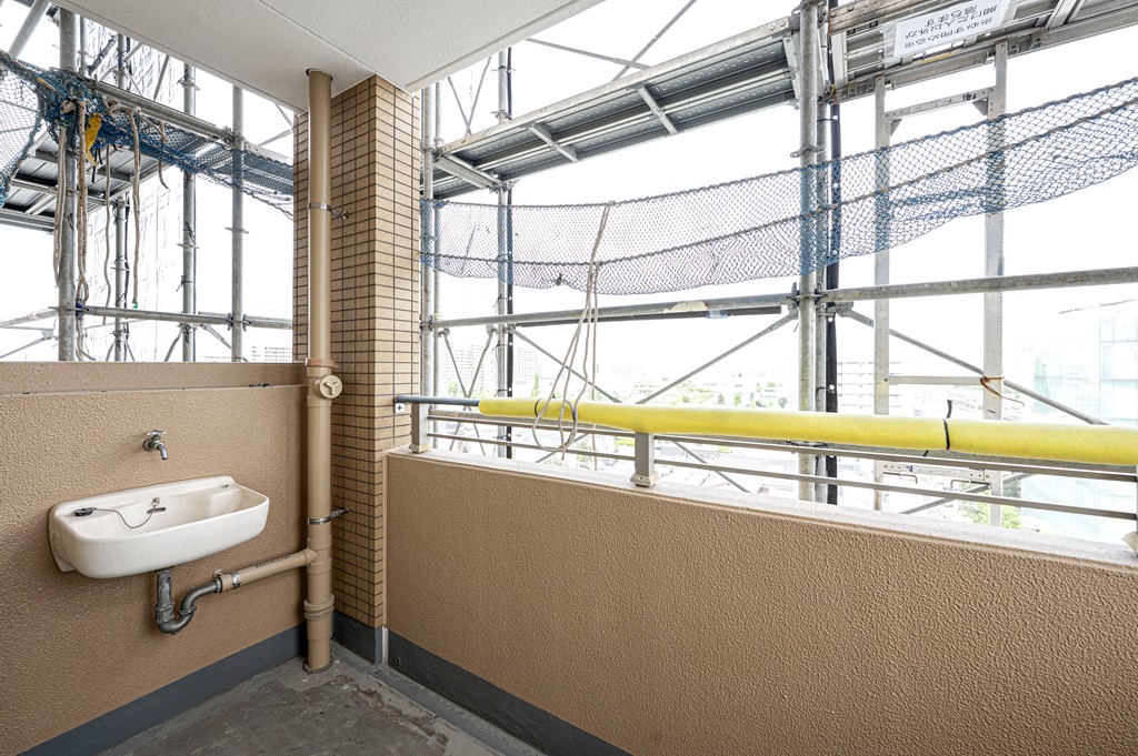 【バルコニー】9階部分の住戸につき、開放的な眺望を望むことができます。※眺望は将来にわたって保証されるものではありません。