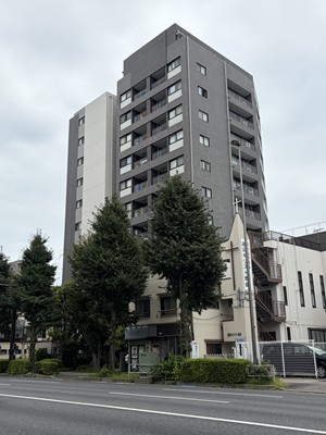 【現地外観写真】都営三田線「本蓮沼」駅まで徒歩4分。「大手町」駅まで乗り換えなしでアクセスできるなど、都心への移動がスムーズ。通勤・通学やお出掛けにも便利です。