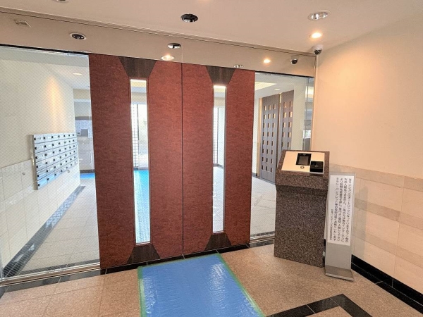 TVモニター付きオートロックシステムを採用