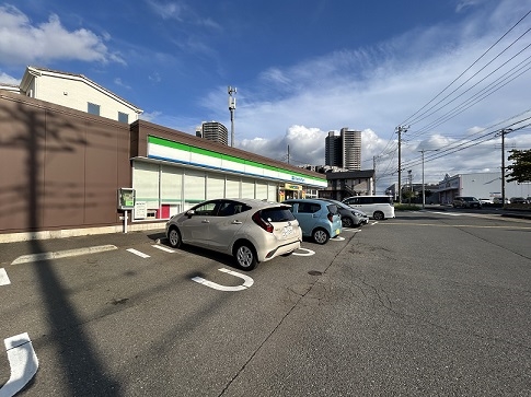 ファミリーマート ふじみ野二丁目店まで約620ｍ