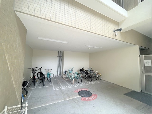 敷地内　自転車置場