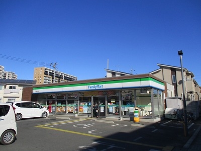 ファミリーマートふじみ野鶴ヶ岡店まで約180ｍ