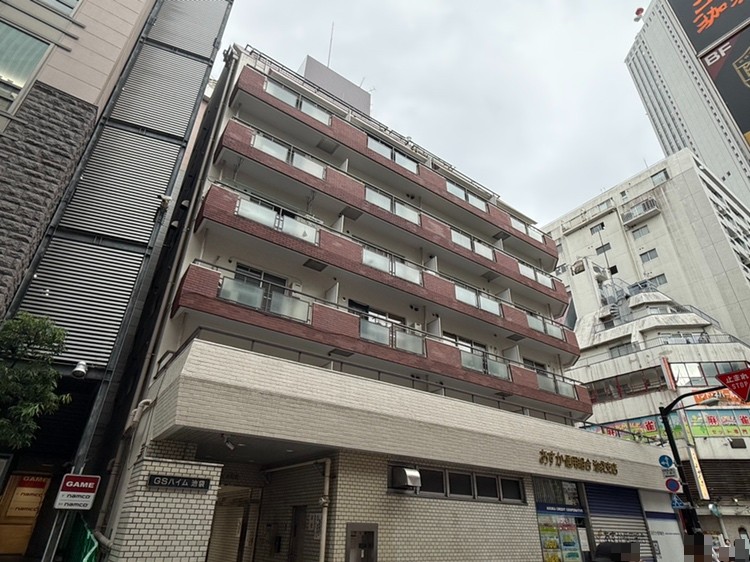【GSハイム池袋】SRC・RC造8階建てマンション、4階部分の角住戸です。8路線利用可能な「池袋」駅・東京メトロ有楽町線「東池袋」駅まで徒歩5分。通勤やお出かけにも便利な立地です。