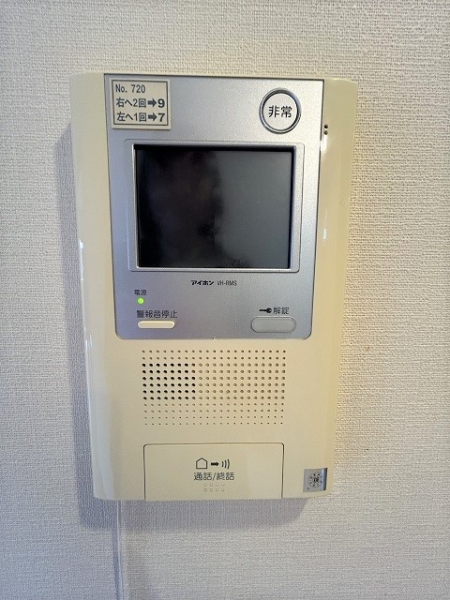 セキュリティ面に配慮のモニター付きインターホン