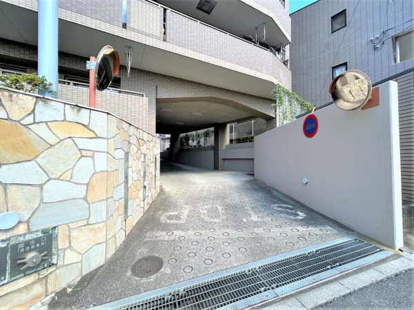 敷地内駐車場等へのアプローチ