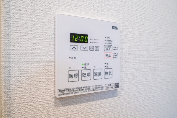 弊社リフォーム施工例。仕様・カラーは異なる場合があります。