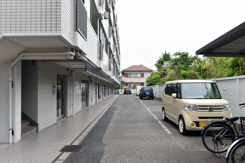 【駐車場】敷地内駐車場です。最新の空き情報などは、お気軽にお問い合わせくださいませ。