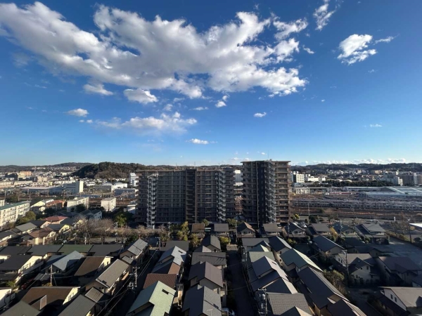 前面に建物がなく開放感のある眺望が魅力です