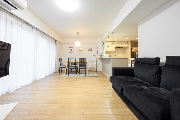 約13.5帖の広々としたリビングダイニング