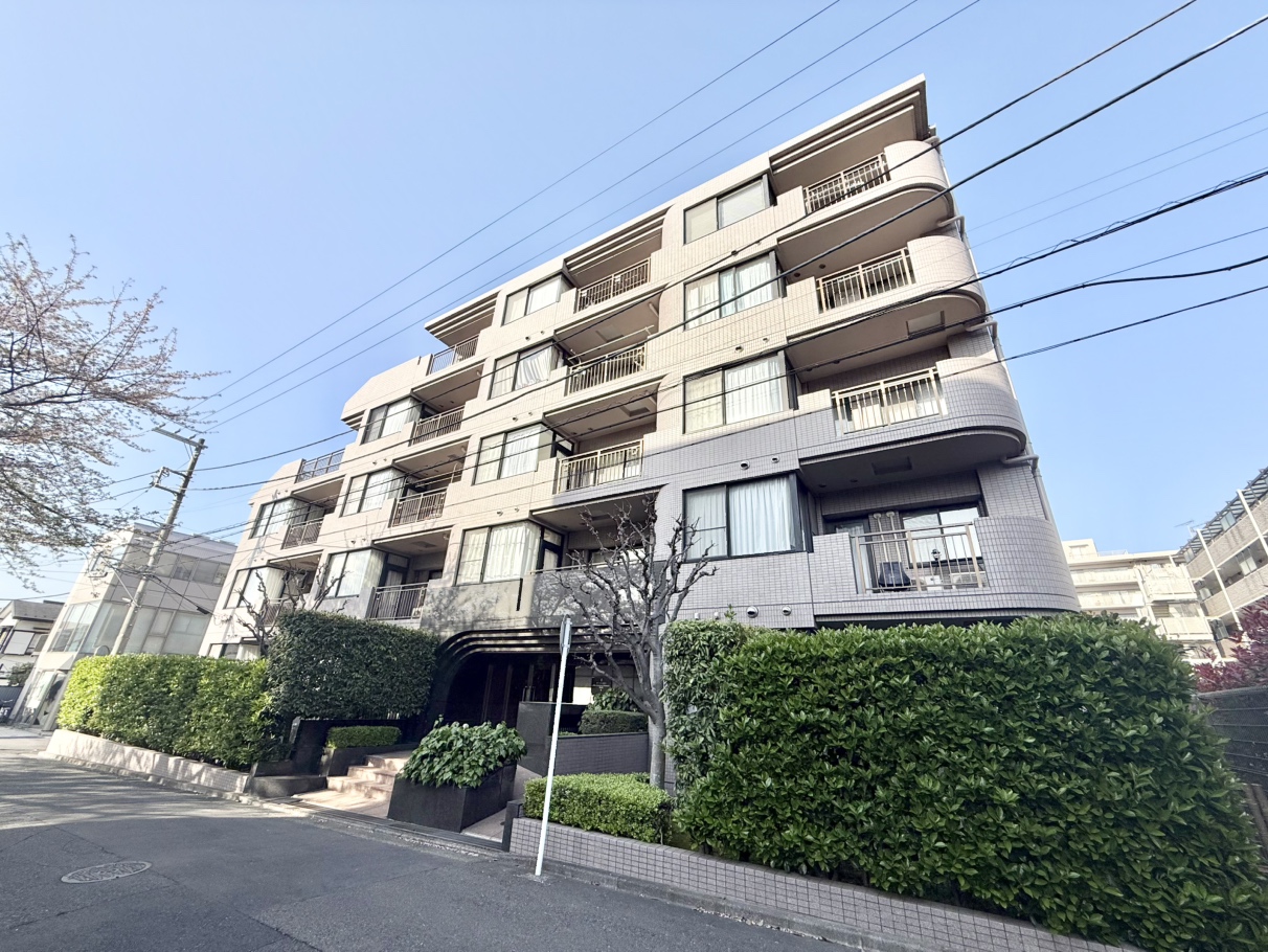 【オーベル藤沢・藤が岡Ⅱ】複数沿線が利用可能な「藤沢」駅まで徒歩15分の立地。南西向きで陽当り良好な住まいです。2025年10月にリノベーションが完了しました。