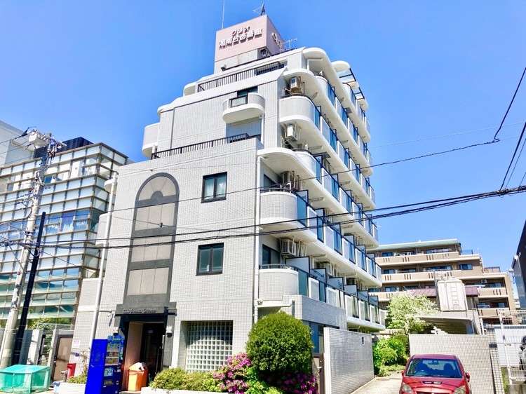 【クリオ湘南台壱番館】地上7階建てのマンション。複数沿線が利用可能な「湘南台」駅まで徒歩6分。横浜や新宿など、都心方面への通勤アクセス良好な立地です。