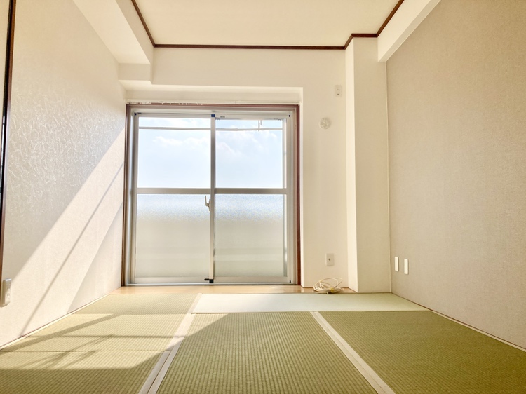 【和室】ほっとできる和室が、和みの空間を演出してくれます。食後にくつろぐ空間としても良さそうですね。