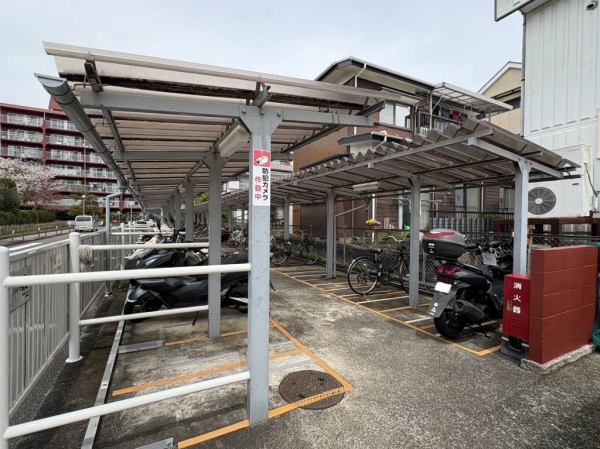 屋根付駐輪場