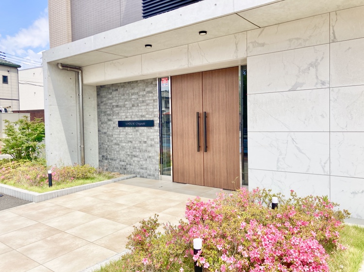 【現地外観写真】小学校まで徒歩6分、中学校まで徒歩5分。お子様の通学負担が少なめの住環境です。詳細はお気軽にお問い合わせください。