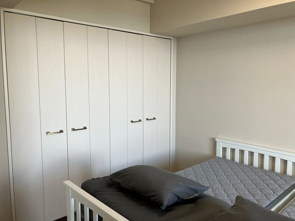 南側洋室約6.0帖※家具・備品等は価格に含まれません