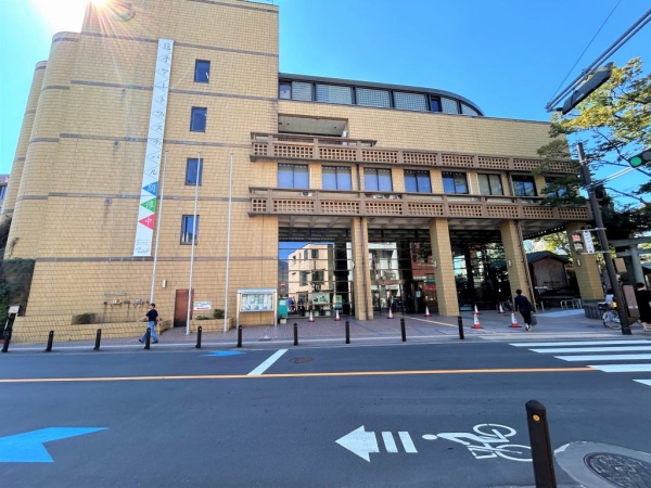 逗子市役所　徒歩2分(約160m)