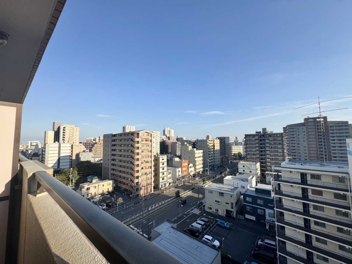 【住戸からの眺望】晴天時には爽やかな青空を楽しめそうです。※眺望は将来に渡って保証するものではありません。