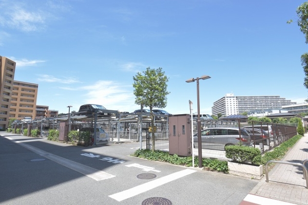 敷地内駐車場は空き区画があります(サイズ等制限有)