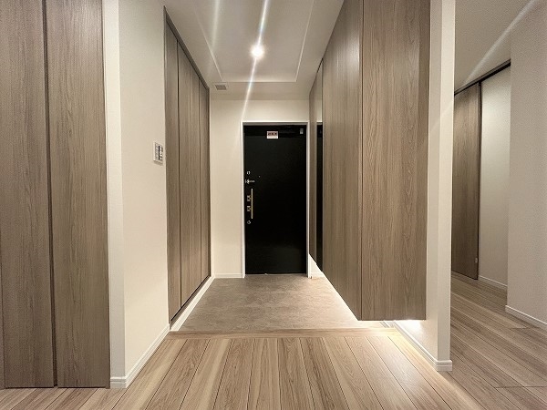 シューズボックスはトールタイプなので収納豊富です。