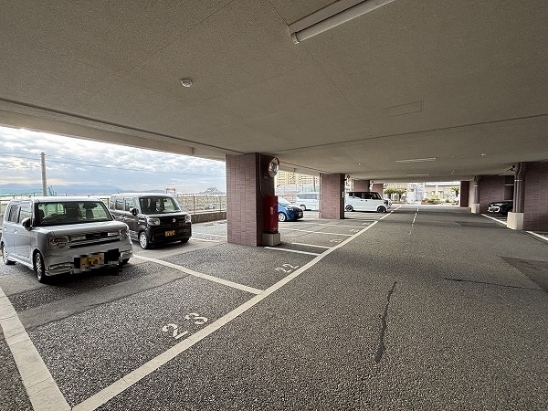 平置き駐車場確保可能です。