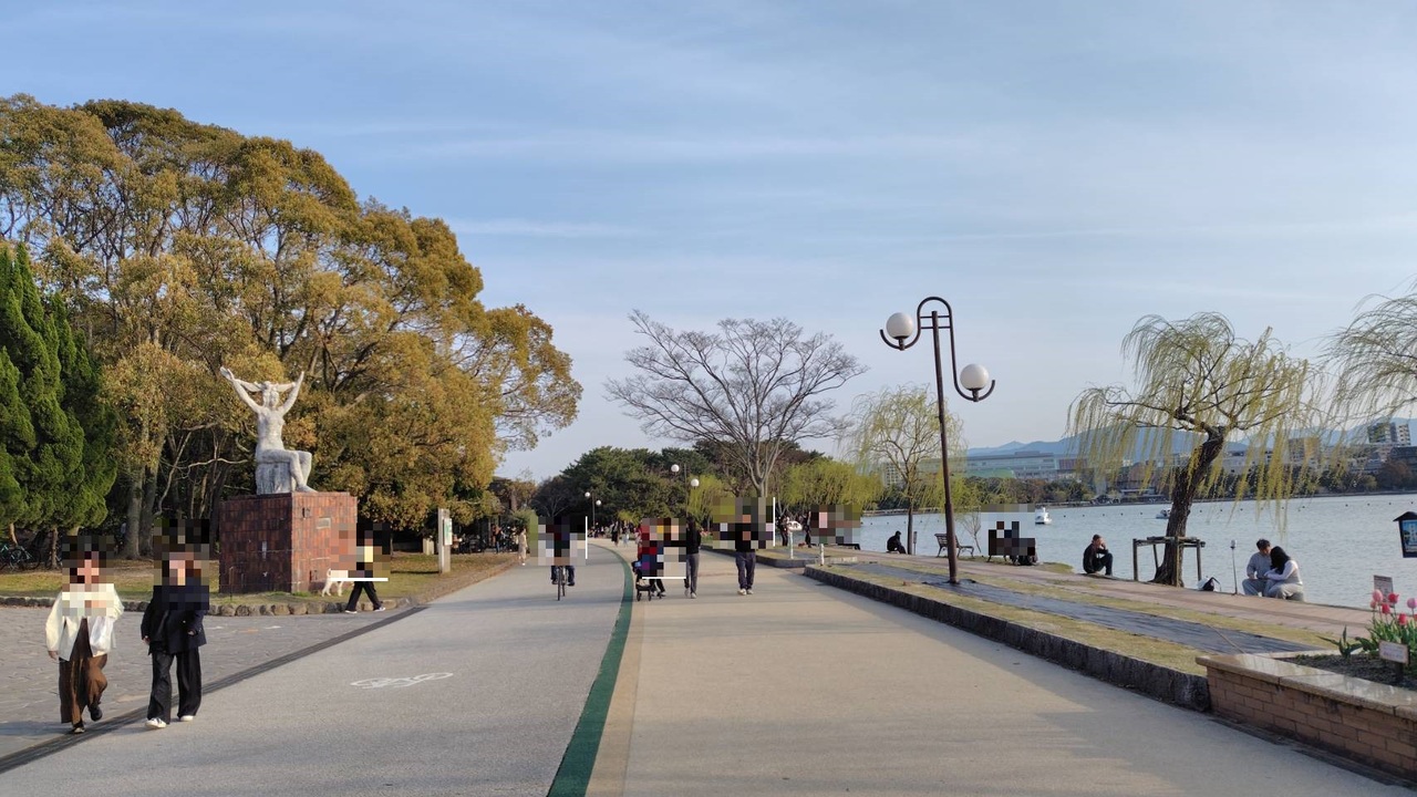 大濠公園まで徒歩約10分（約800ｍ）