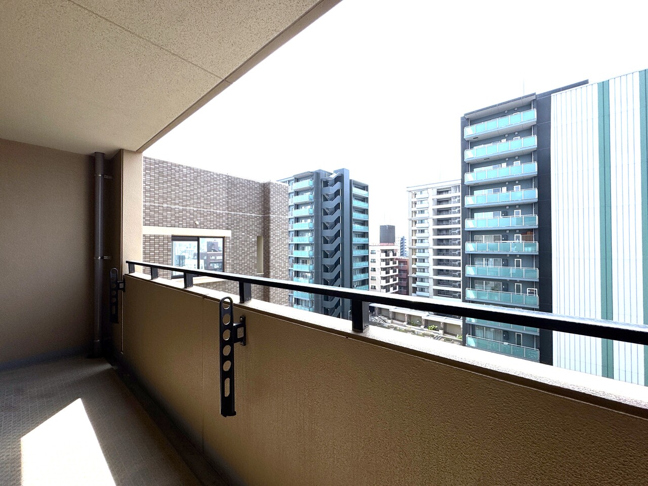 角部屋ならではの風通しの良さが魅力です。