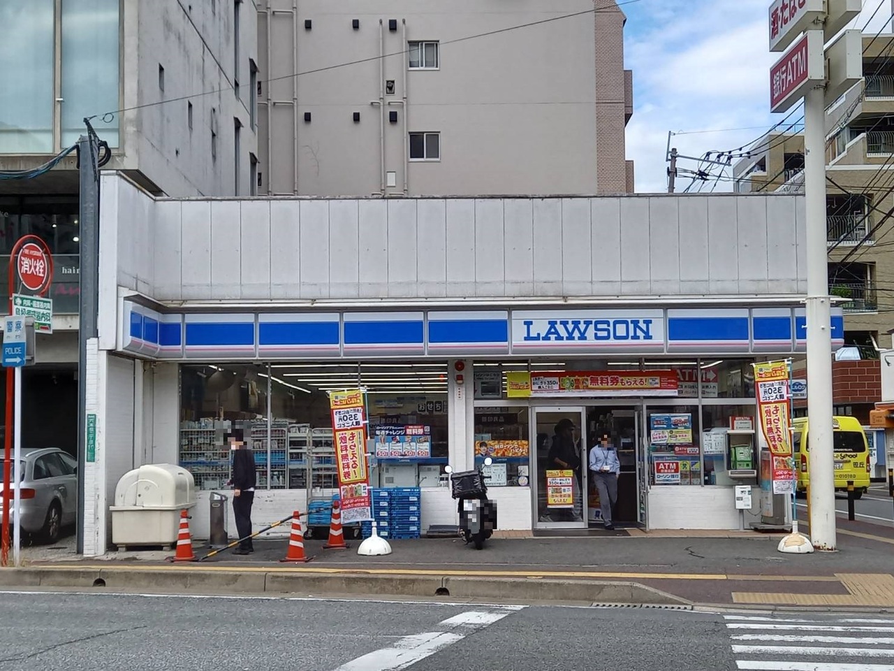 ローソン六本松店まで徒歩約5分（約370ｍ）