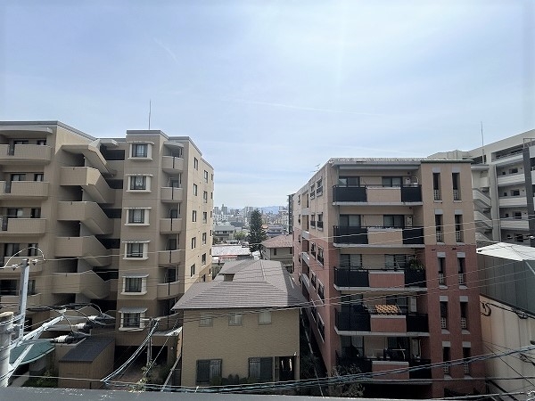 南向き、日当たり良好。