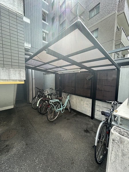 駐輪場。