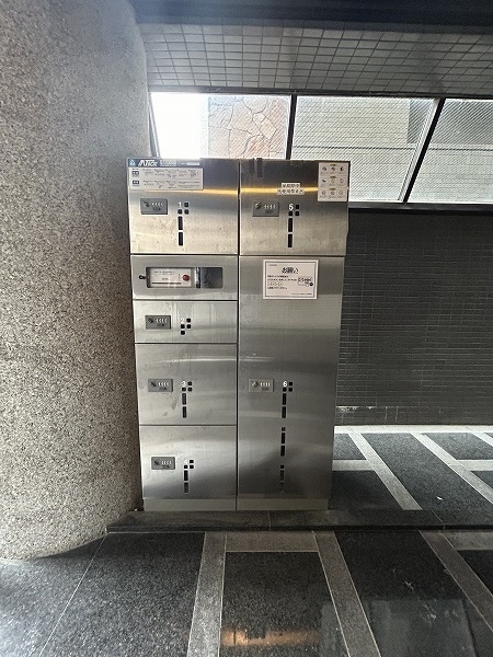 不在時に便利な宅配ボックス完備。