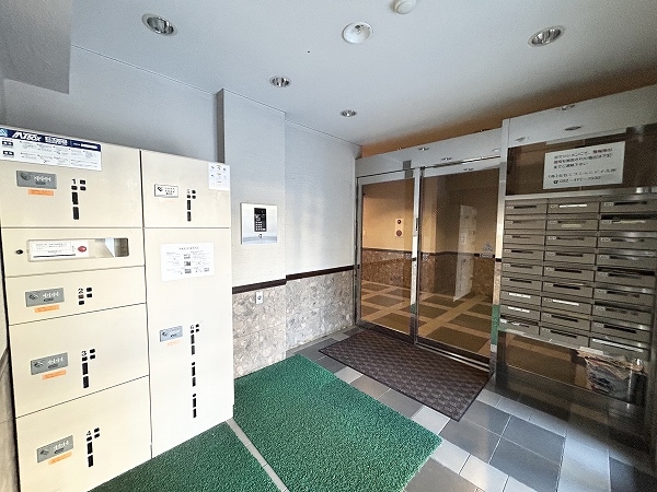 オートロック・宅配ボックス付き