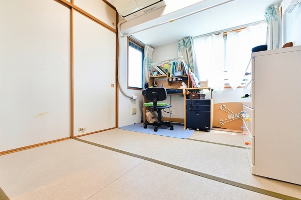 4.7帖の和室！押入収納もございます