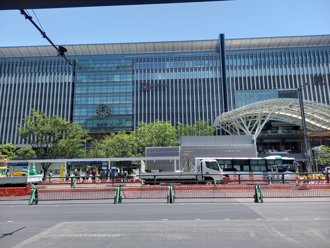 鹿児島本線博多駅まで徒歩約13分（約970ｍ）