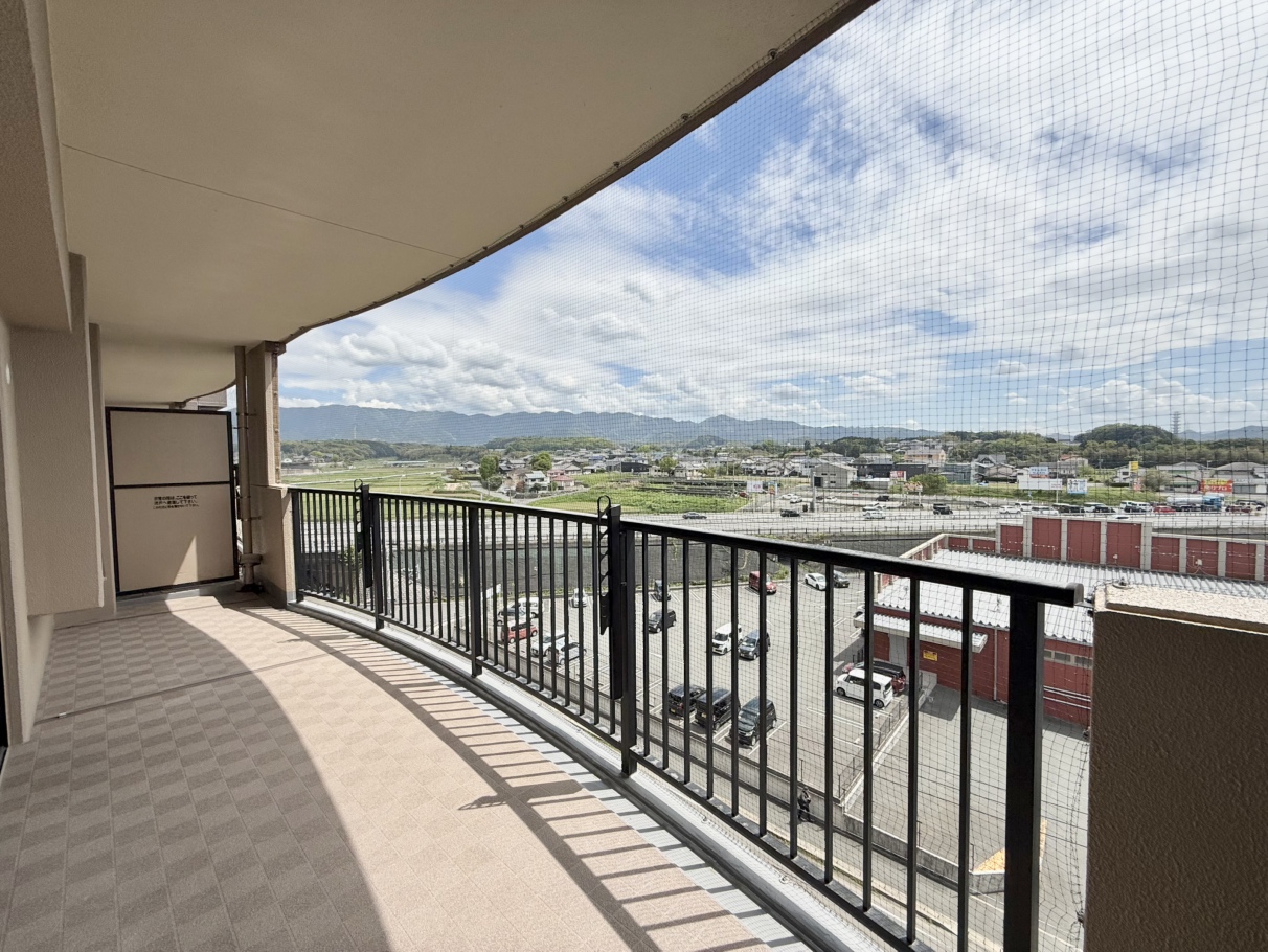 南向き・最上階7階部分につき陽当たり眺望良好◎