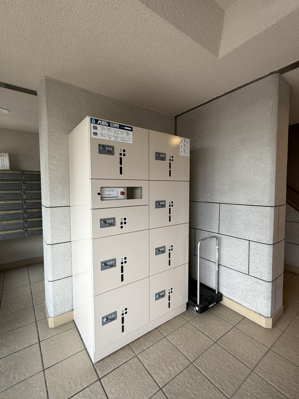 宅配BOX完備で、不在時の荷物受け取りもスムーズです。