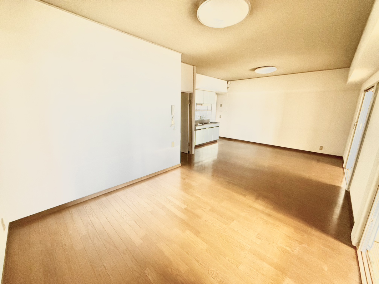 ご家族のライフスタイルに合わせてレイアウトを楽しめる、広さのあるゆったりとしたLDKです。