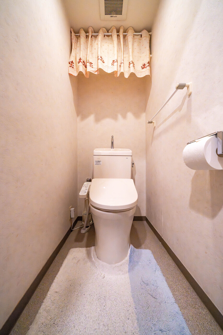 トイレ本体は2025年に新調しております。