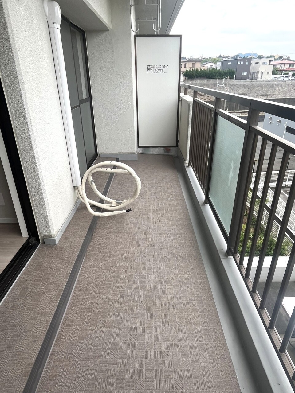 南側亜バルコニーからはあたたかな光が差し込みます。