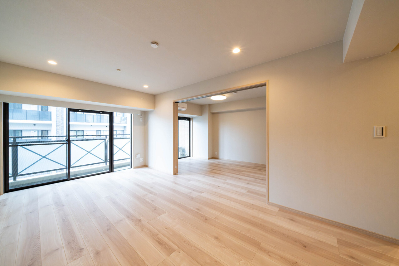 南向きのリビングは明るい室内で、自然とご家族が集まる暖かい空間になりそうですね。