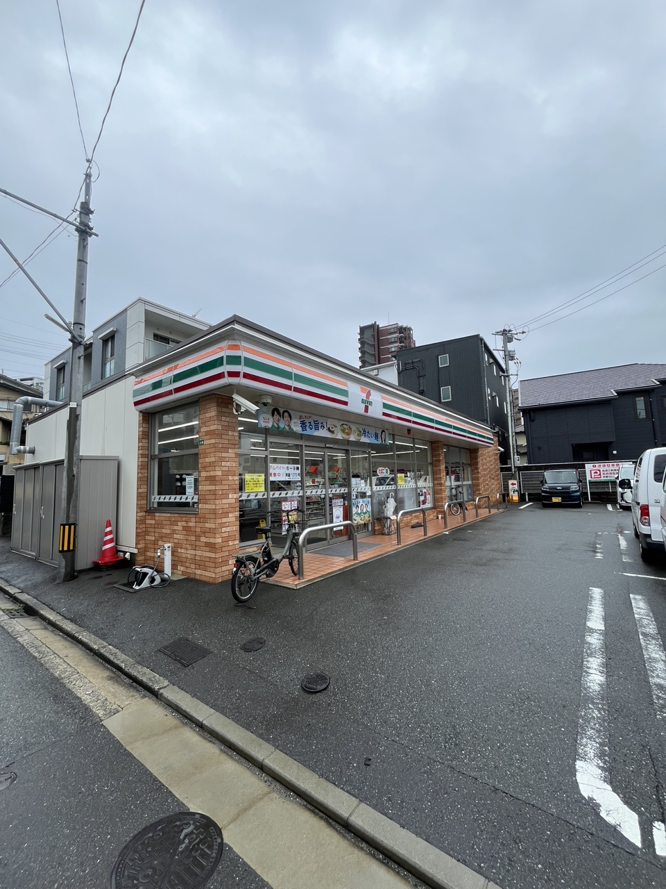 セブンイレブン福岡桜坂一丁目店まで徒歩5分（約320ｍ）