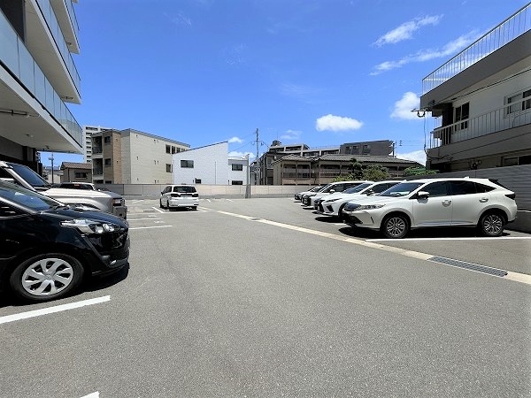 敷地内駐車場（屋根無し）