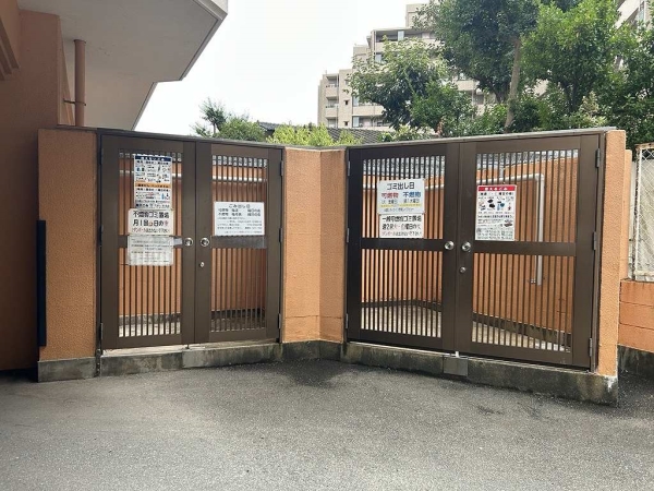 敷地内ごみ置き場