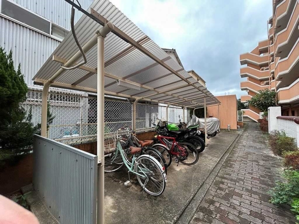 駐輪場　バイク置き場
