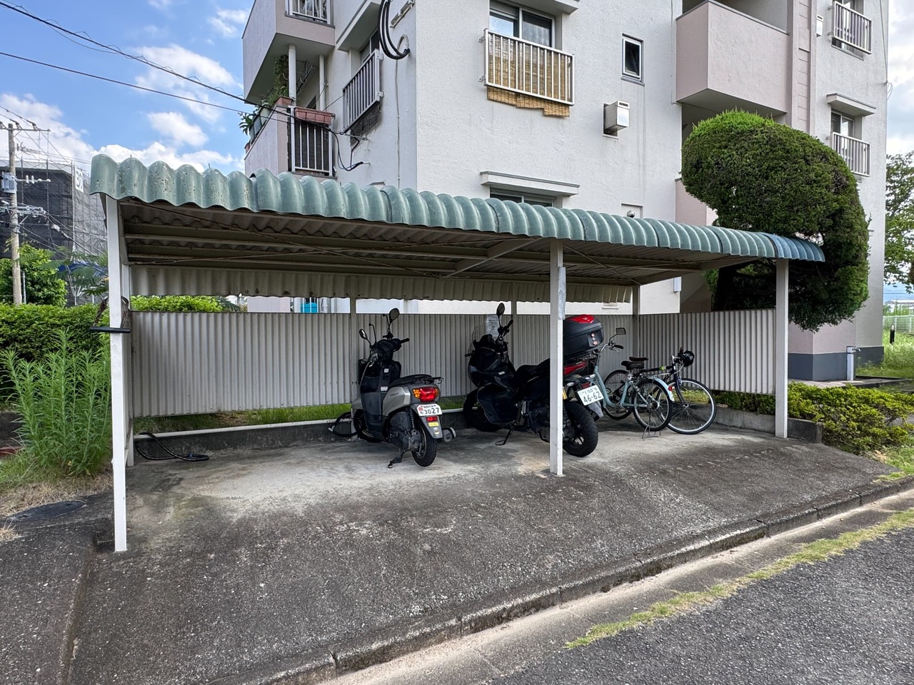 バイクも停めれます。