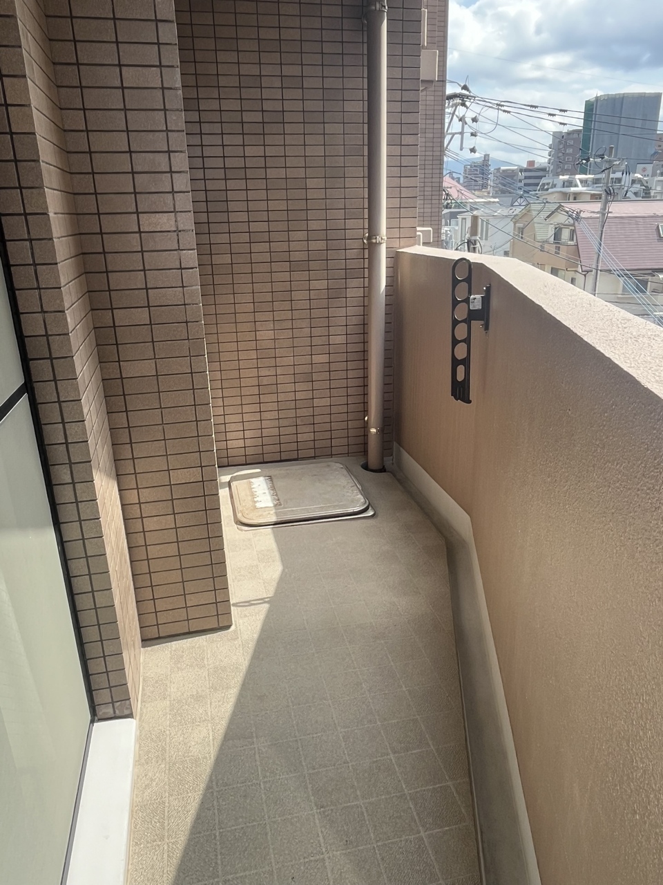 南西向きバルコニーにつき、陽当りが良く明るいお住まいです。