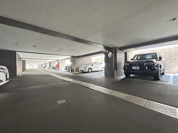 平置き駐車場1階部分