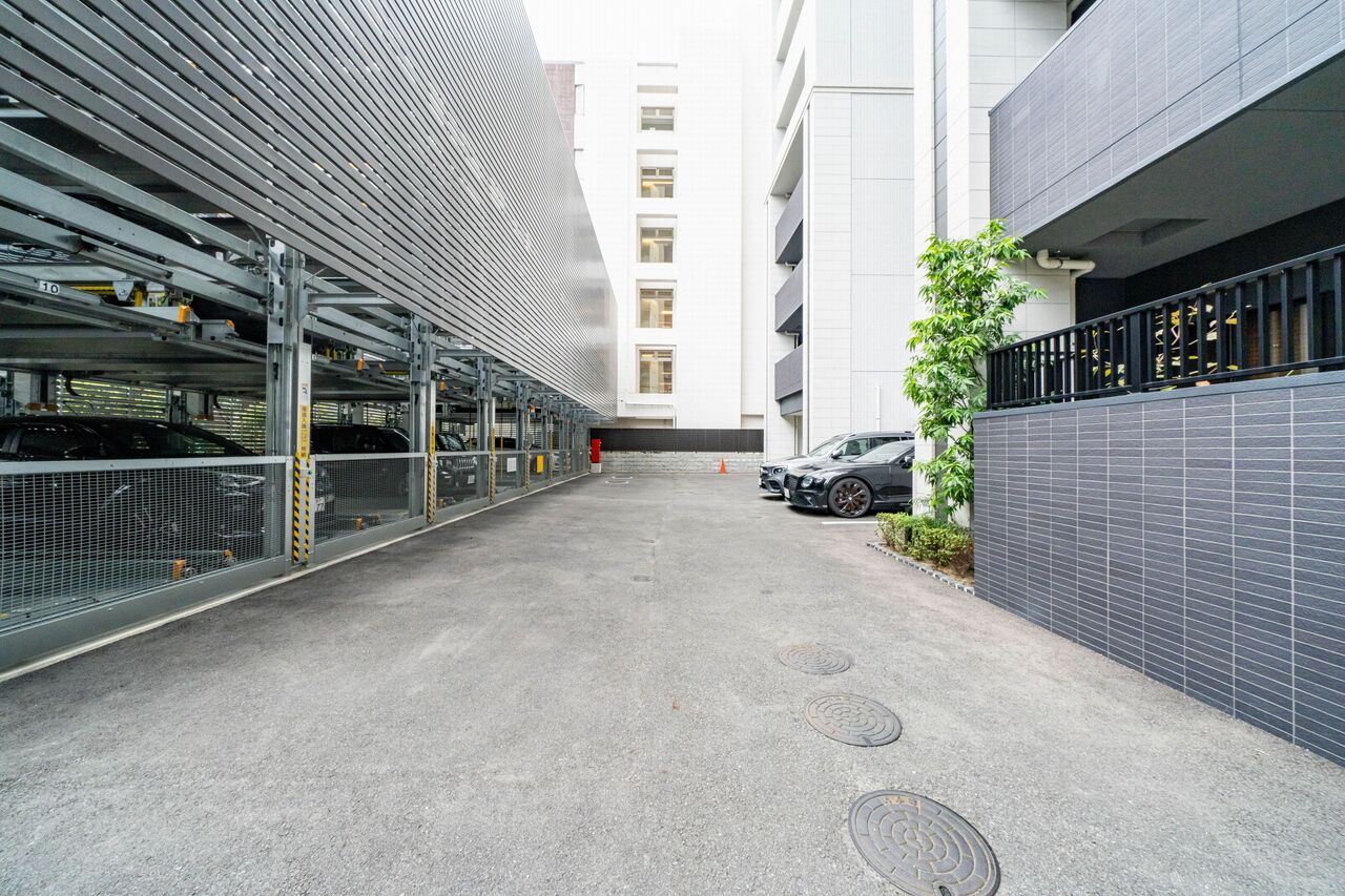 敷地内に駐車場があります。※最新の使用料金や空き状況など、詳細につきましてはお問い合わせください。