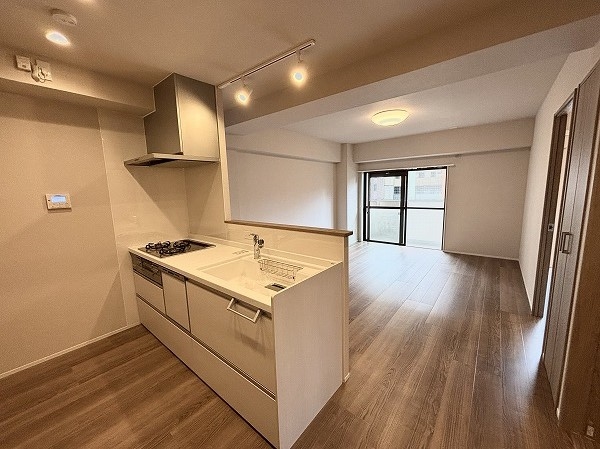 約14.5帖のLDK　南東向きにつき採光・通風良好です